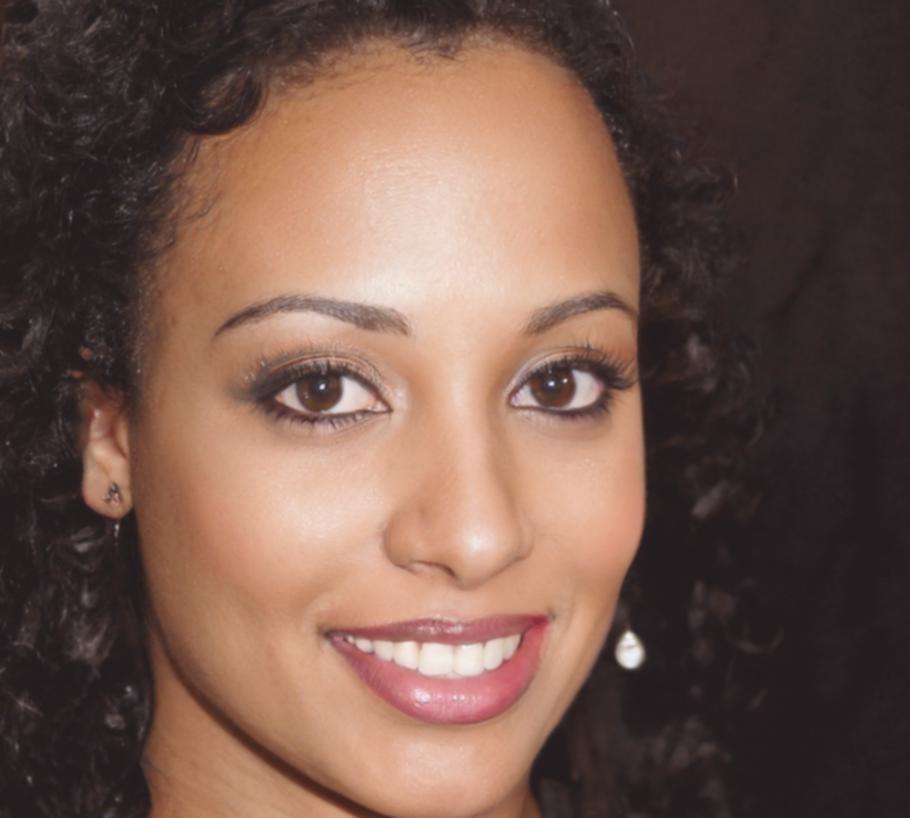 Instructor Dalila Khoury reviewing student meal prep plans